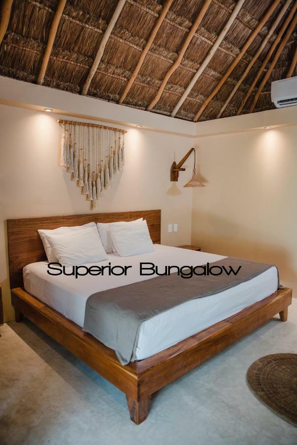Superior Bungalow,908417062:JPEG